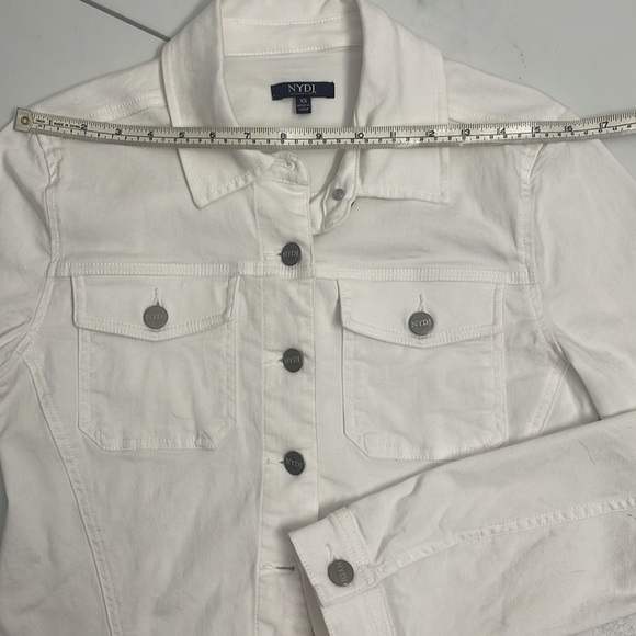 NWOT Women's White Denim Jacket Fitted Silver Buttons Size XS - Picture 14 of 15